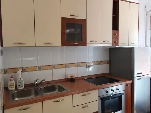 Izdavanje, garsonjera, 40m², Vezirov Most, Podgorica - image 8