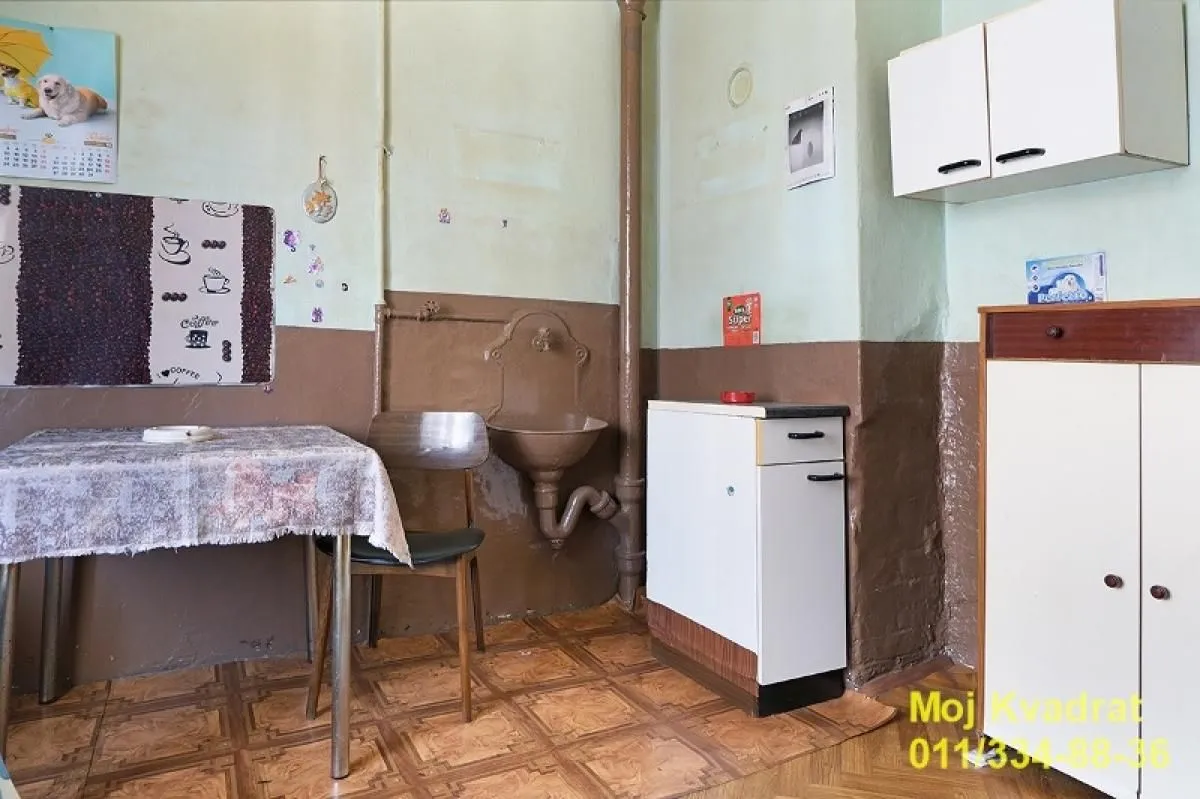Prodaja, trosoban stan, 79m², Stari Grad, Beograd