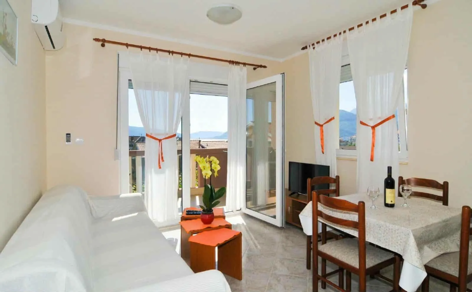Izdavanje, jednosoban stan, 50m², Seljanovo, Tivat