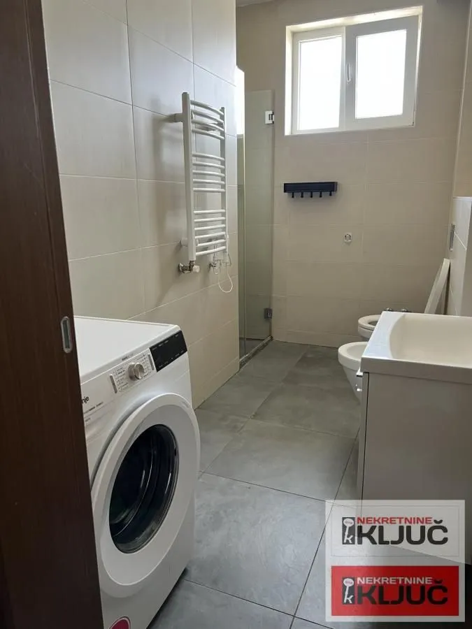 Prodaja, četvorosoban stan, 73m², Alibegovac, Petrovaradin