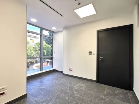 Rent, office space, 77m², Centar, Podgorica - image 5