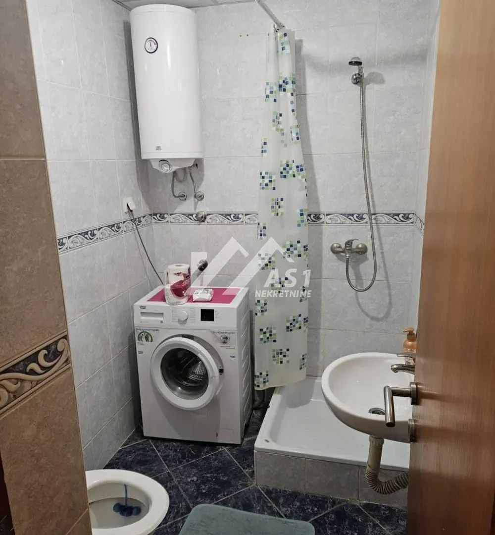 Izdavanje, stan, 27m², Centar, Novi Sad