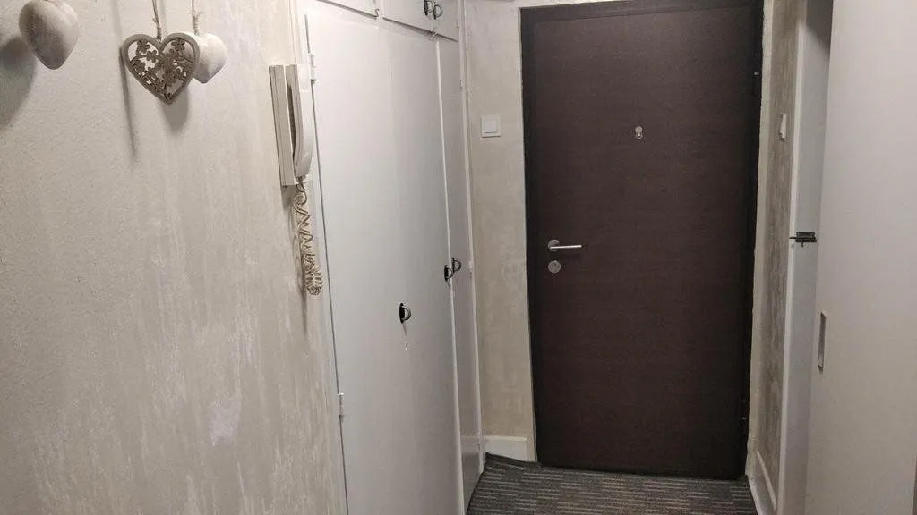 Izdavanje, dvosoban stan, 84m², Centar, Podgorica