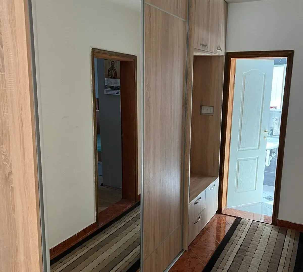 Izdavanje, trosoban stan, 140m², Vranići, Podgorica
