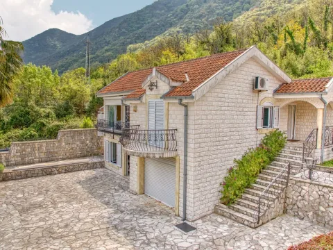 Rent, house, 278m², Stoliv, Kotor - image 9