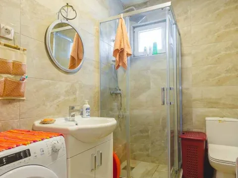 Prodaja, kuća, 170m², Donji Kokoti, Podgorica - image 9