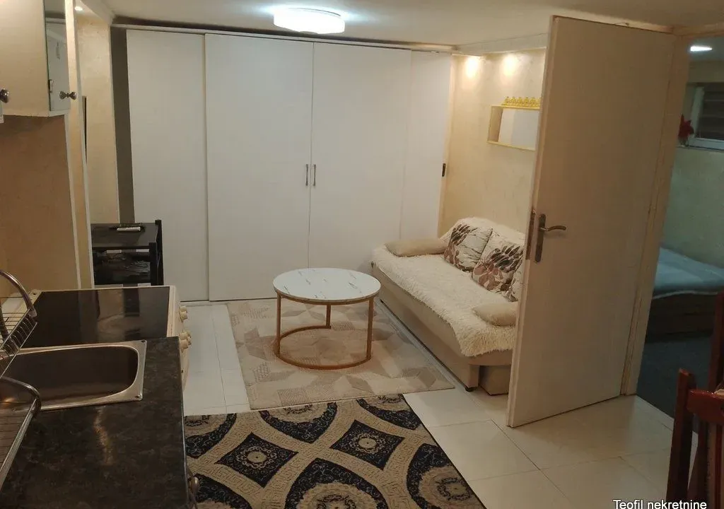 Izdavanje, jednosoban stan, 40m², Voždovac Sve Podlokacije, Beograd