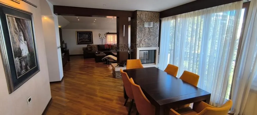 Prodaja, stan, 195m², Kalenić Pijaca, Vračar Sve Podlokacije