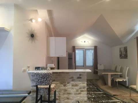 Prodaja, stan, 117m², Tivat, Crna Gora - image 10