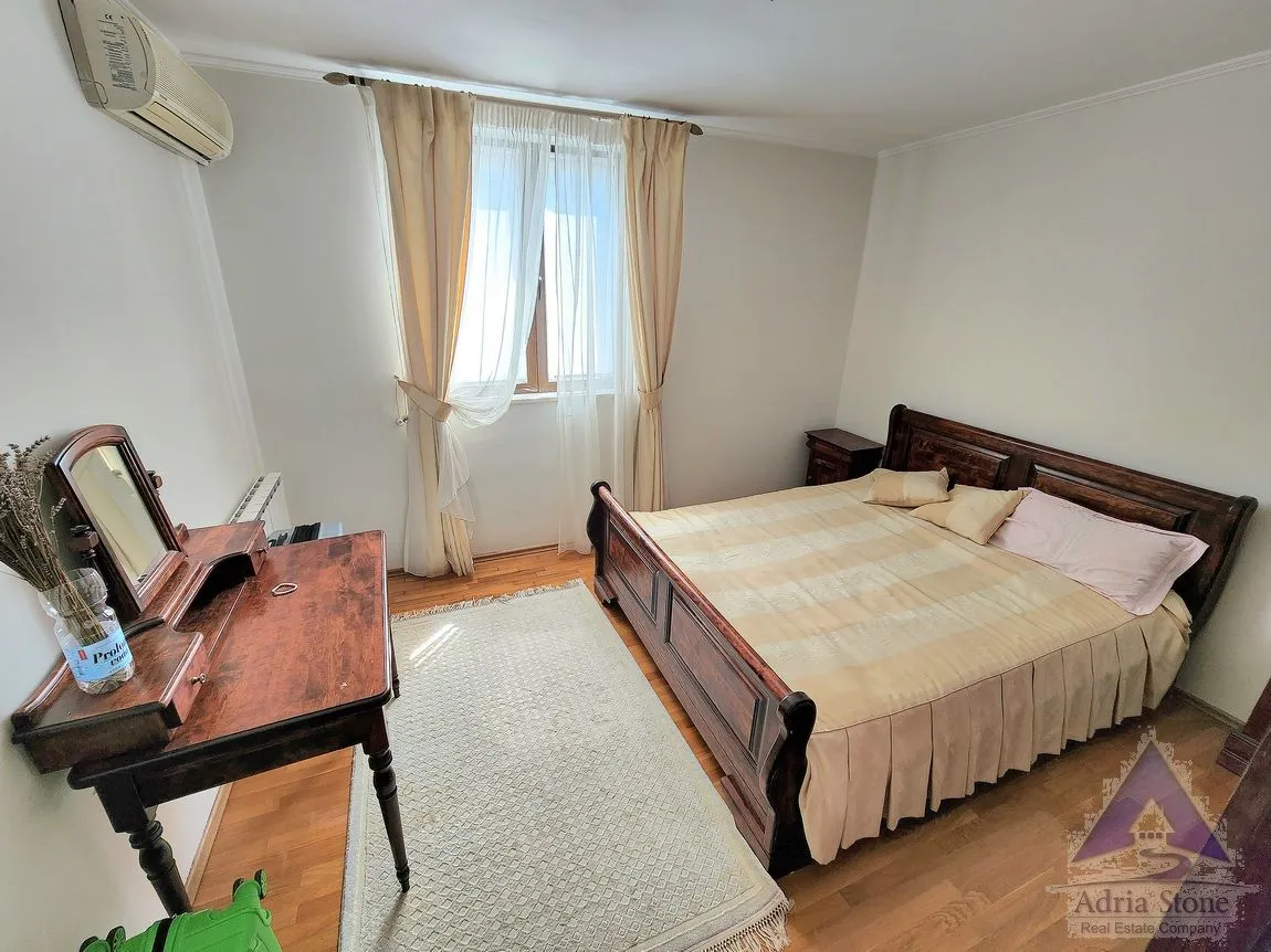 Prodaja, kuća, 1500m², Škaljari, Kotor