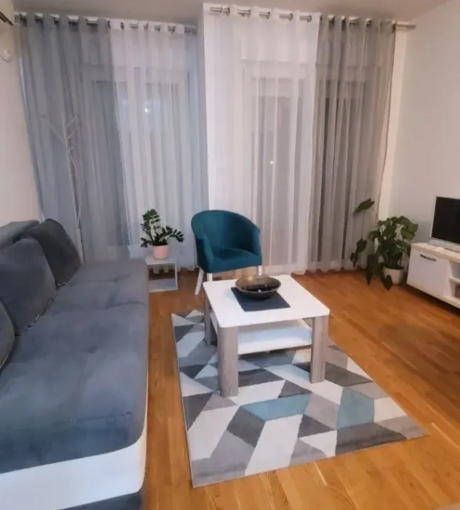 Izdavanje, garsonjera, 26m², City Kvart, Podgorica