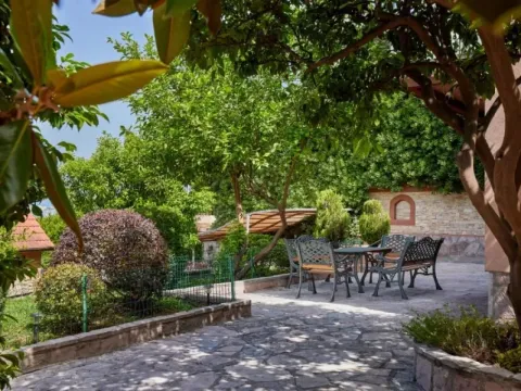 Izdavanje, trosoban stan, 120m², Kotor, Crna Gora - image 10