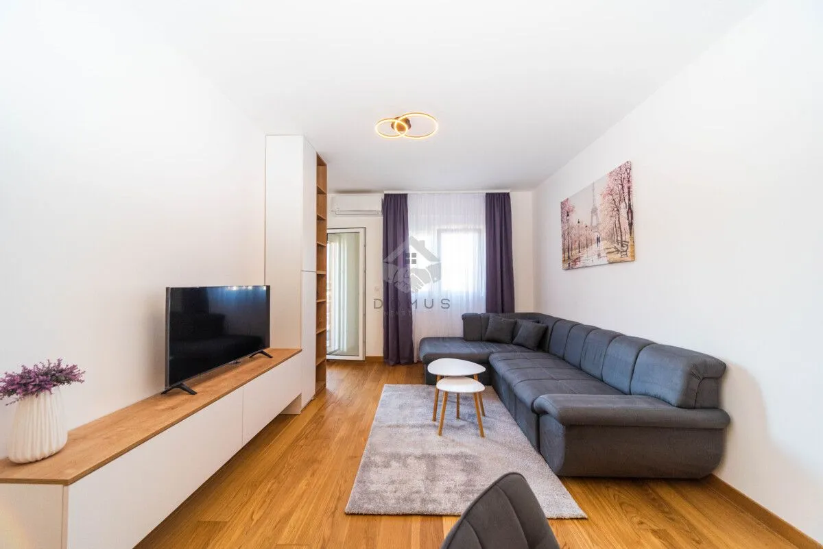 Izdavanje, jednosoban stan, 45m², New City, Podgorica