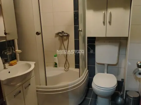 Rent, one bedroom apartment, 43m², Uciteljsko Naselje, Zvezdara Sve Podlokacije - image 4