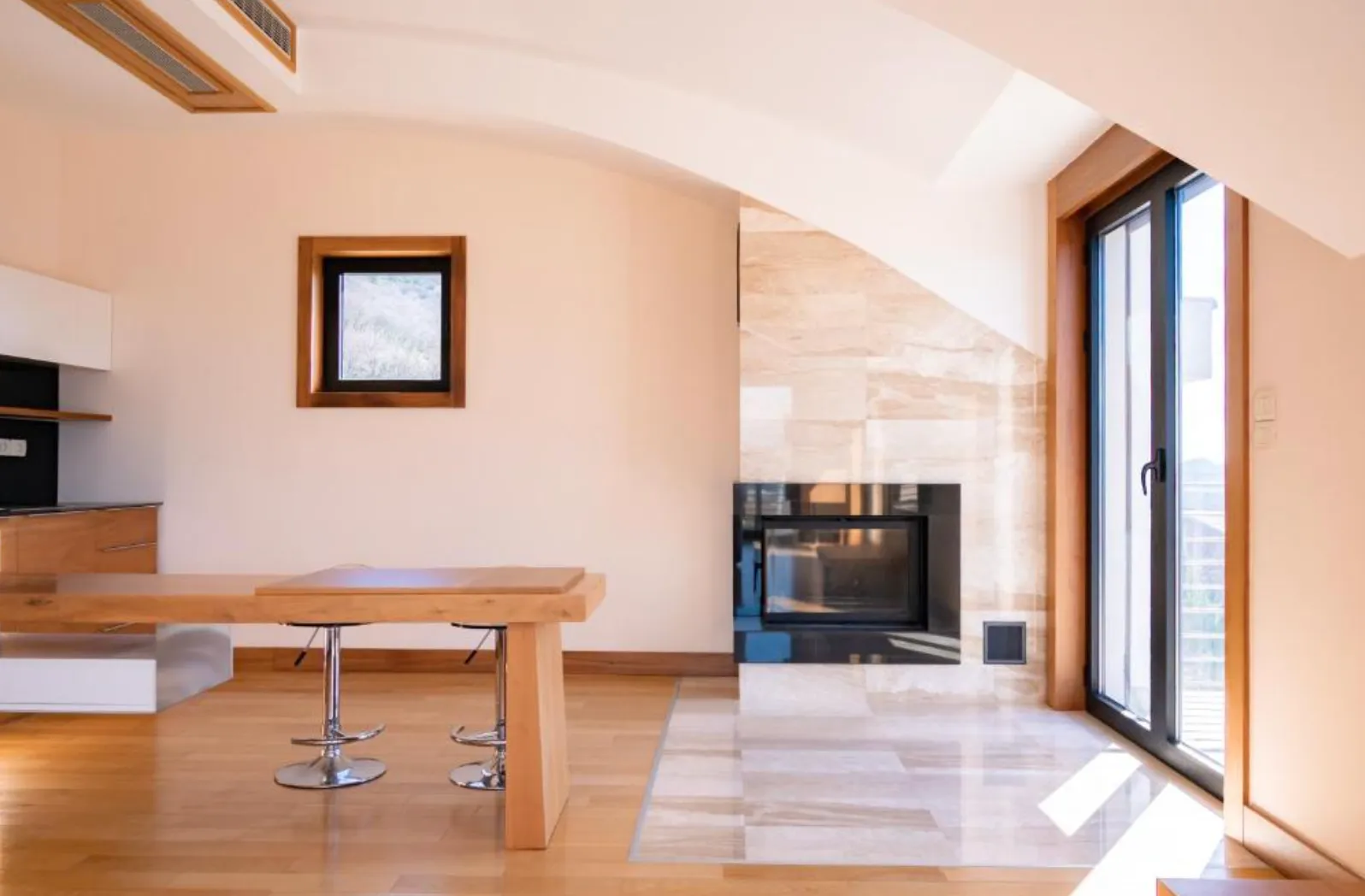 Rent, house, 300m², Dub, Kotor
