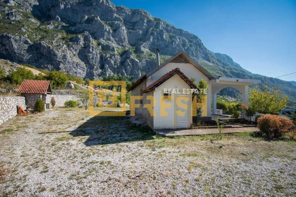 Sale, office space, 1028m², Nikšić, Crna Gora