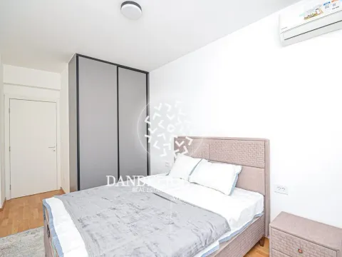 Izdavanje, dvosoban stan, 65m², Stari Aerodrom, Podgorica - image 2