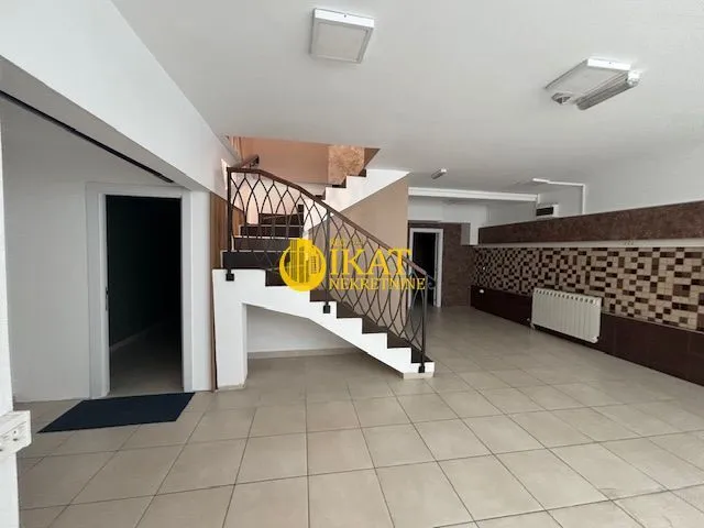 Prodaja, poslovni prostor, 42m², Kalenić Pijaca, Vračar Sve Podlokacije