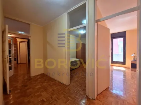 Izdavanje, četvorosoban stan, 100m², Kalenić Pijaca, Vračar Sve Podlokacije - image 12