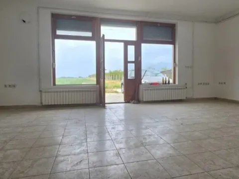 Izdavanje, poslovni prostor, 60m², Futog, Novi Sad Sve Podlokacije - image 3