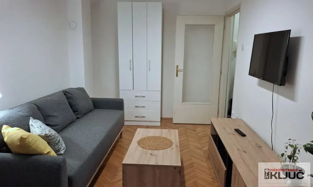 Izdavanje, garsonjera, 22m², Sajmište, Novi Sad