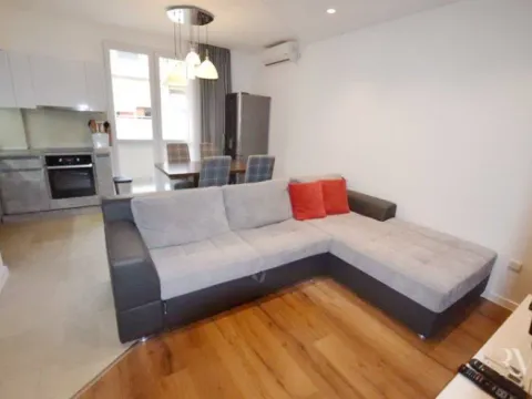 Izdavanje, dvosoban stan, 62m², Centar, Tivat - image 10