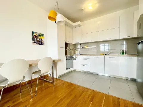 Rent, two bedroom apartment, 64m², City Kvart, Podgorica - image 4