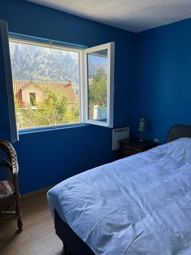 Izdavanje, kuća, 100m², Muo, Kotor