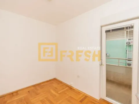 Izdavanje, poslovni prostor, 65m², Stari Aerodrom, Podgorica - image 4