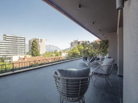 Rent, one bedroom apartment, 60m², Budva, Crna Gora - image 3