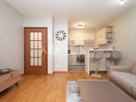 Izdavanje, jednosoban stan, 50m², City Kvart, Podgorica - image 1