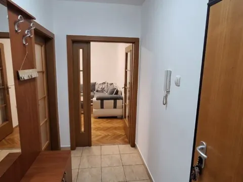 Izdavanje, dvosoban stan, 70m², Blok 9, Podgorica - image 9