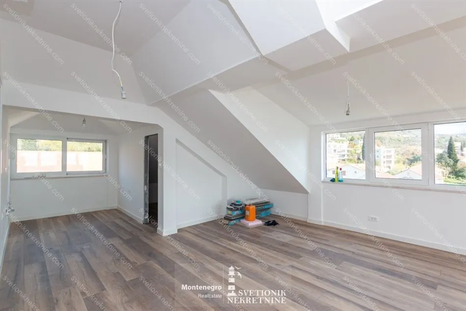 Prodaja, dvosoban stan, 96m², Đenovići, Herceg Novi