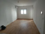 Izdavanje, jednosoban stan, 46m², Stari Aerodrom, Podgorica - image 1