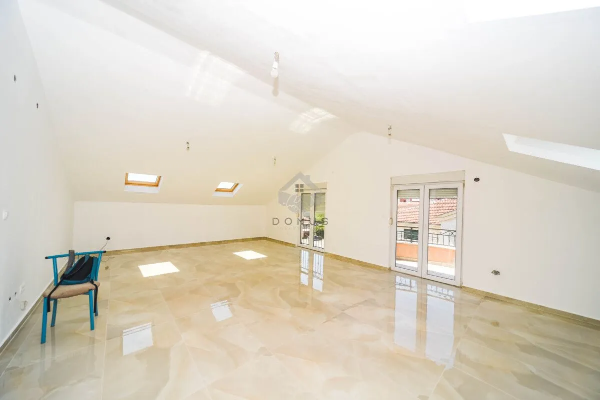 Prodaja, jednosoban stan, 77m², Zabjelo, Podgorica