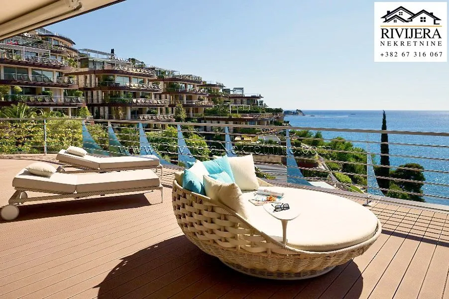 Sale, two bedroom apartment, 146m², Bečići, Budva