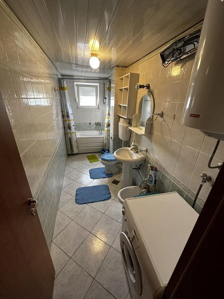 Izdavanje, dvosoban stan, 75m², Ljubović, Podgorica
