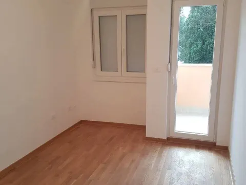 Izdavanje, jednosoban stan, 44m², City Kej, Podgorica - image 4