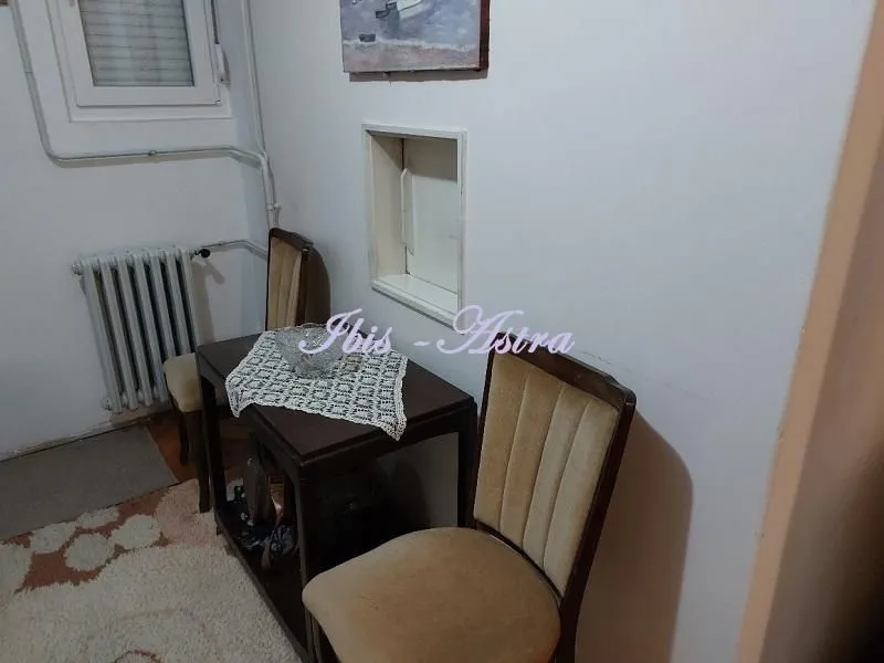 Izdavanje, trosoban stan, 68m², Novi Beograd Blok 1 Fontana, Novi Beograd Sve Podlokacije