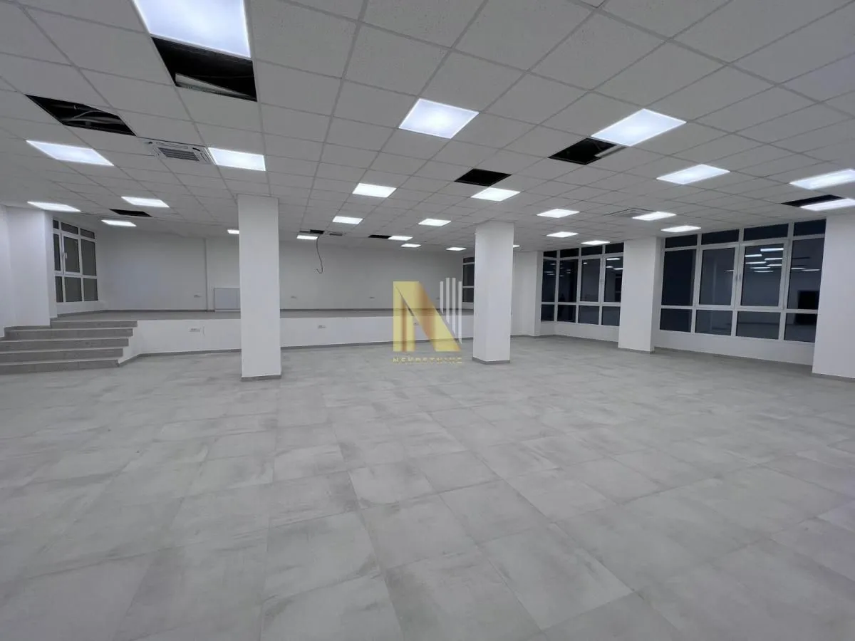 Izdavanje, poslovni prostor, 1867m², Telep, Novi Sad Sve Podlokacije