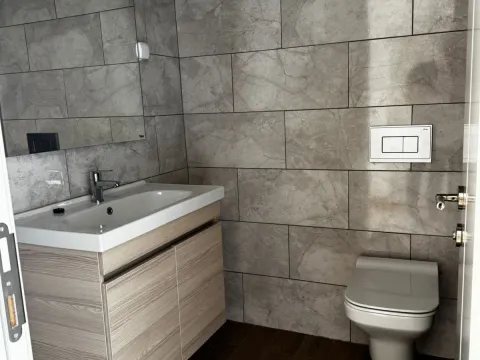 Prodaja, dvosoban stan, 72m², Centar, Bar - image 6