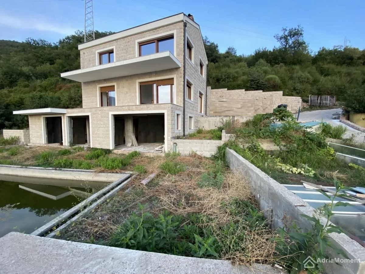 Sale, house, 400m², Bečići, Budva