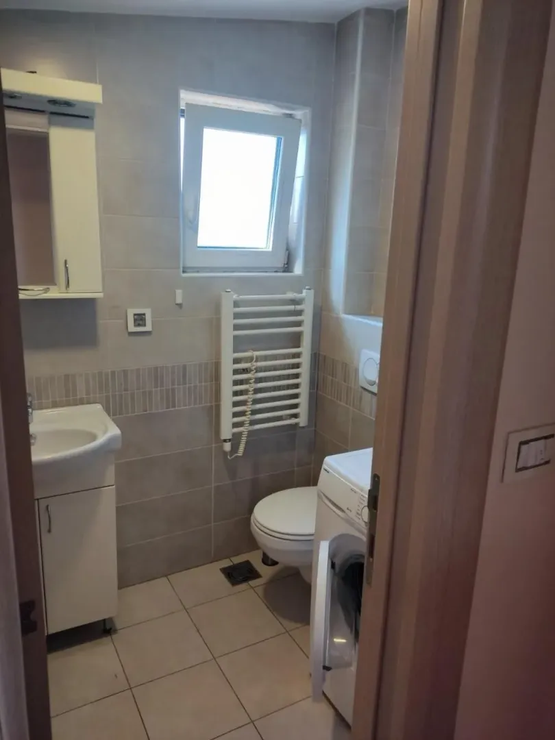 Izdavanje, trosoban stan, 105m², Lekino Brdo, Voždovac Sve Podlokacije