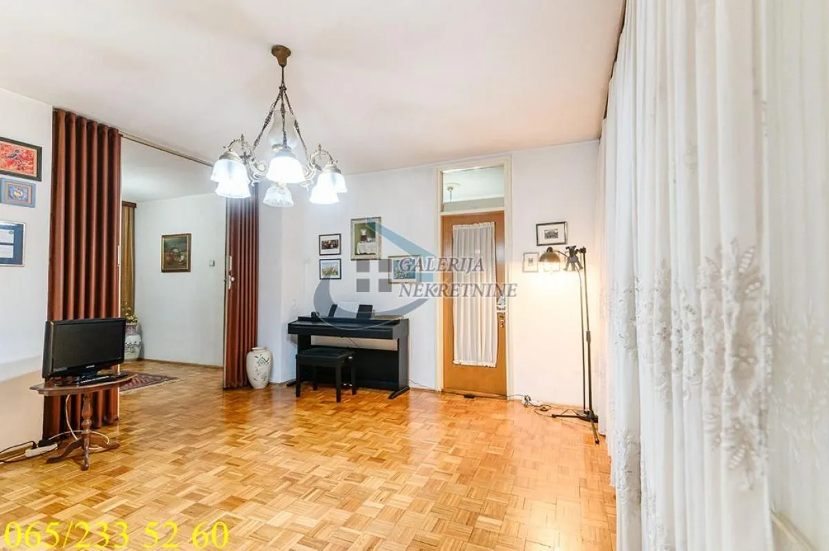Prodaja, trosoban stan, 73m², Vračar Sve Podlokacije, Beograd