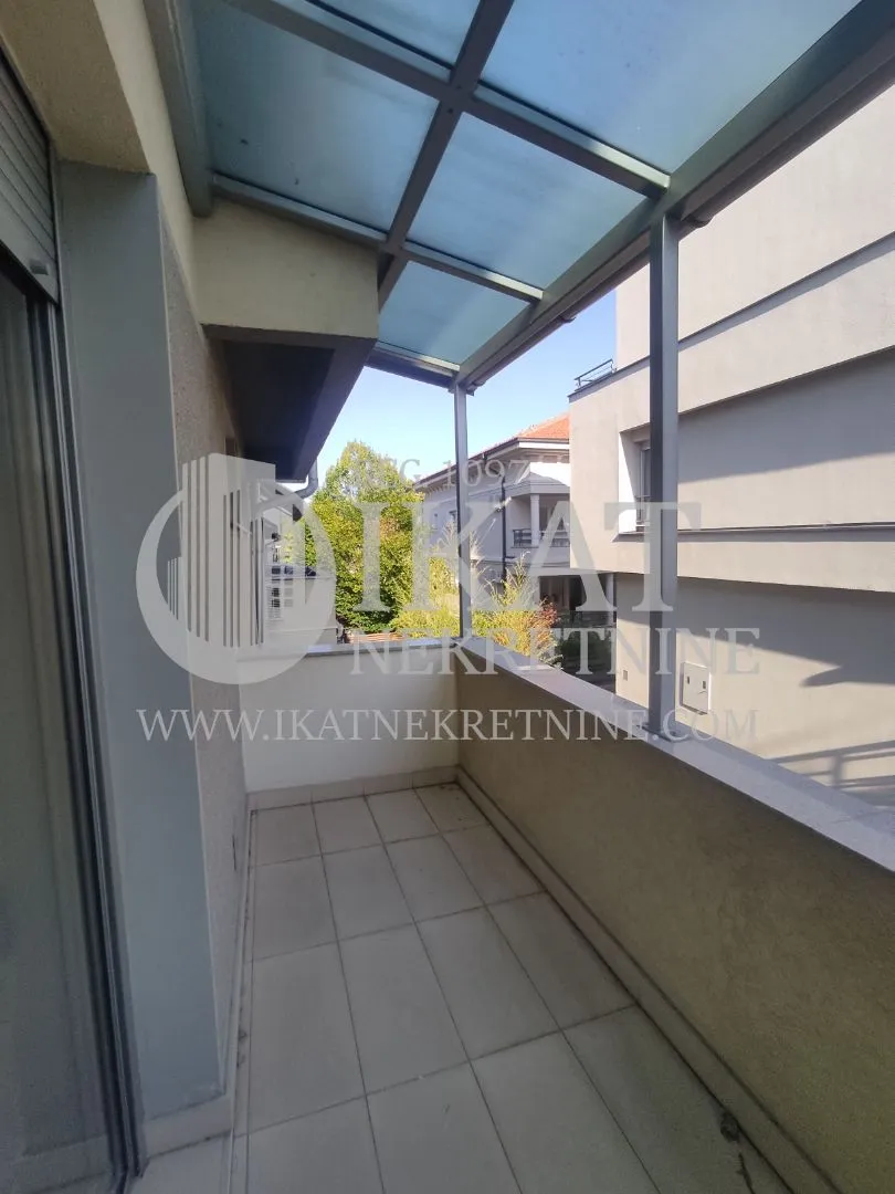 Izdavanje, kuća, 242m², Banovo Brdo, Beograd