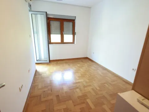 Sale, one bedroom apartment, 49m², Tološi, Podgorica - image 10