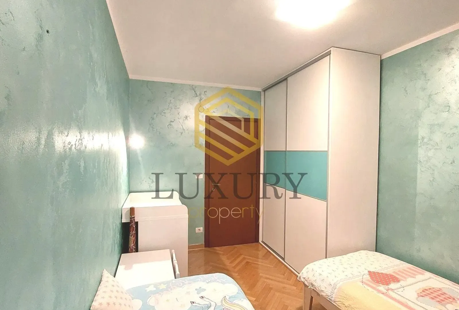 Izdavanje, dvosoban stan, 88m², City Kvart, Podgorica