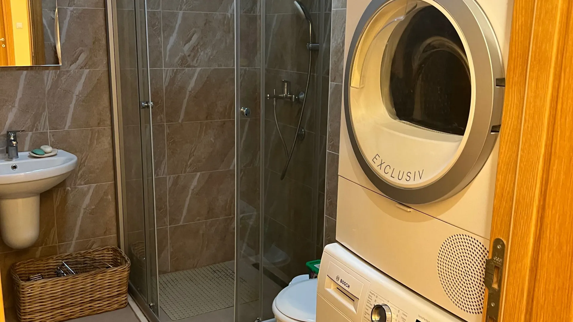 Izdavanje, dvosoban stan, 58m², Dalmatinska ulica, Podgorica