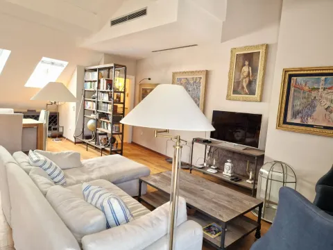 Sale, three bedroom apartment, 192m², Stari Grad, Budva - image 36