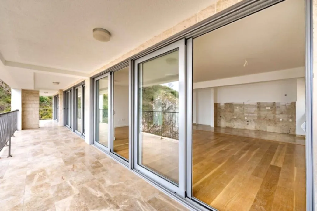 Sale, three bedroom apartment, 160m², Pržno, Budva